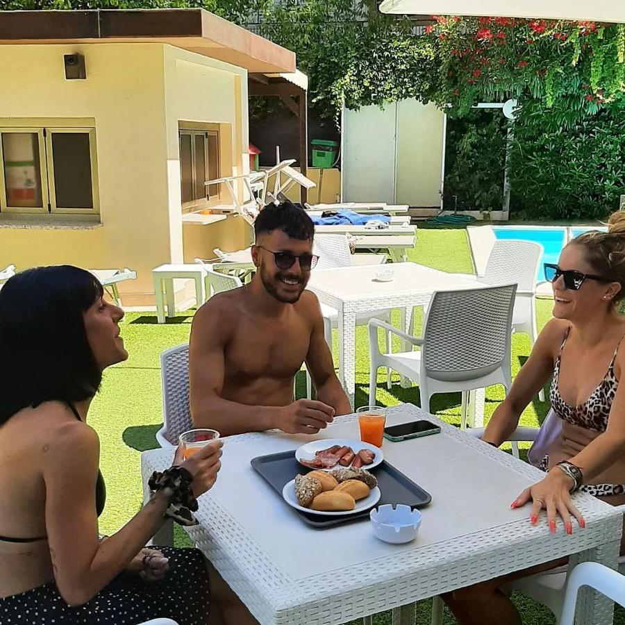 Hotel Arlecchino Riccione Buitenkant foto
