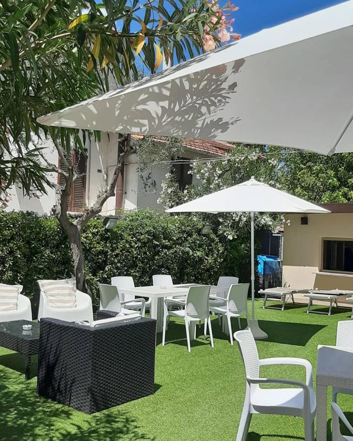 Hotel Arlecchino Riccione Buitenkant foto