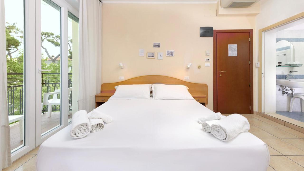 Hotel Arlecchino Riccione Buitenkant foto