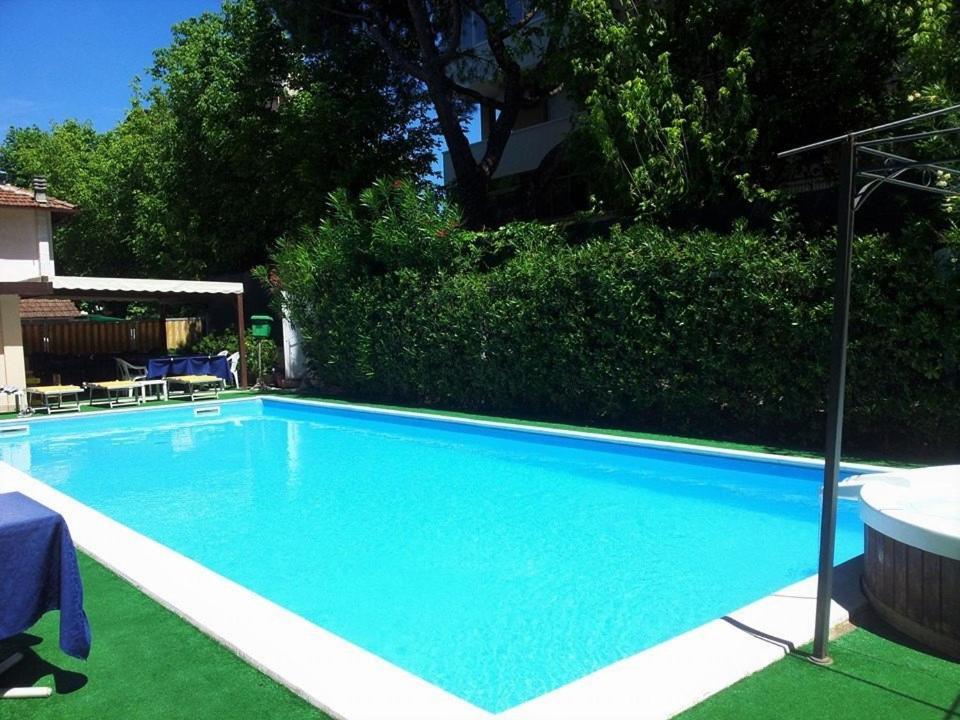 Hotel Arlecchino Riccione Buitenkant foto