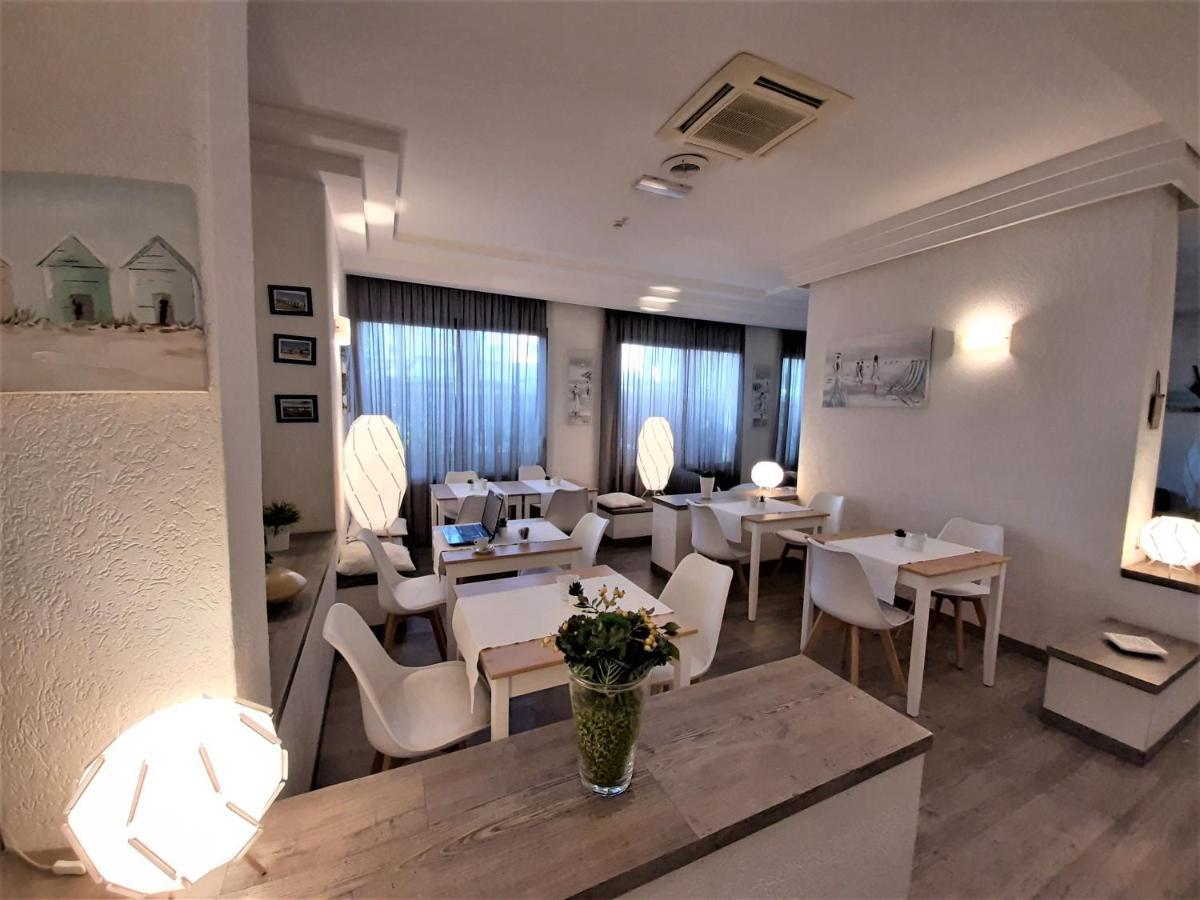 Hotel Arlecchino Riccione Buitenkant foto