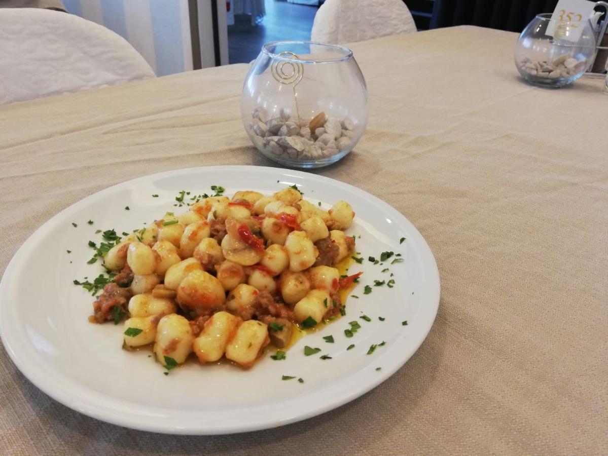 Hotel Arlecchino Riccione Buitenkant foto